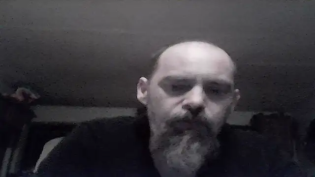 crazyheratic8 online show from April 5, 2026, 3:35 am