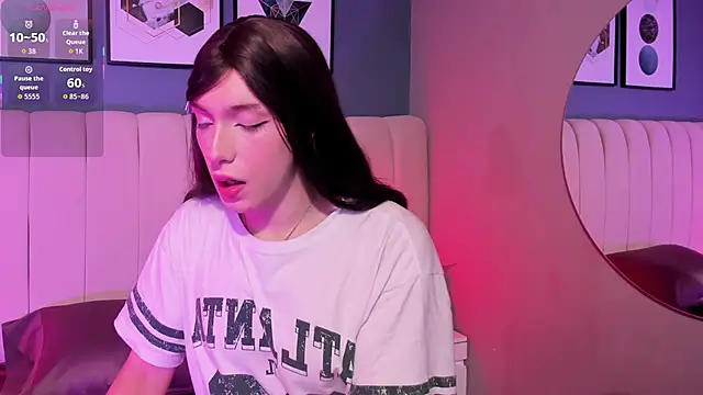 Snapshot of DaimondPink chatting on November 9, 2025, 12:09 pm DaimondPink online show from November 9, 2025, 12:09 pm