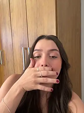 Snapshot of luiza_barcelos chatting on October 2, 2025, 5:49 pm luiza barcelos online show from October 2, 2025, 5:49 pm