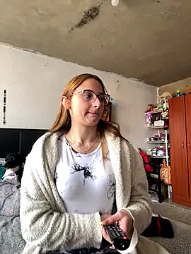 imariahot online show from October 2, 2025, 2:31 pm