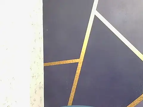 shiny-krisha online show from November 11, 2025, 4:18 am