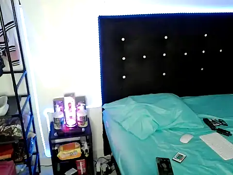 Snapshot of thaliacangri chatting on January 14, 2026, 4:16 am thaliacangri online show from January 14, 2026, 4:16 am