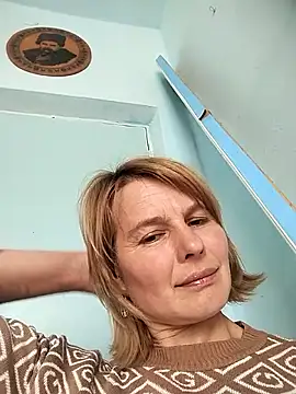 Snapshot of Masha412111 chatting on May 8, 2026, 7:56 am Masha412111 online show from May 8, 2026, 7:56 am