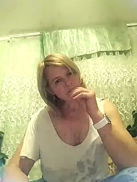 Masha412111 online show from November 4, 2025, 6:44 pm