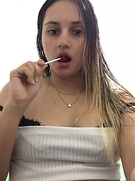 Snapshot of Miaa__- chatting on October 26, 2025, 11:27 pm Miaa  - online show from October 26, 2025, 11:27 pm