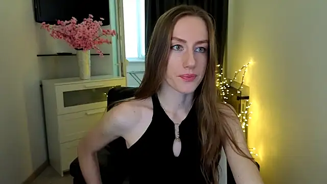 Snapshot of GoldenRose_ chatting on March 3, 2026, 12:23 pm GoldenRose online show from March 3, 2026, 12:23 pm