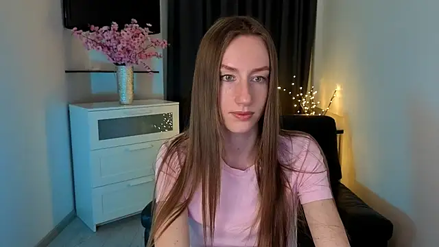 Snapshot of GoldenRose_ chatting on February 24, 2026, 1:45 pm GoldenRose online show from February 24, 2026, 1:45 pm