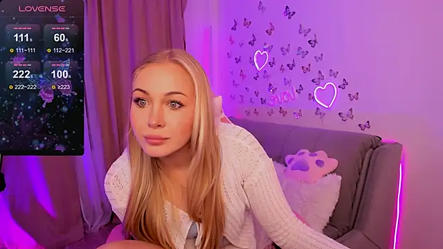 Snapshot of AudreyMeow chatting on October 16, 2025, 4:48 pm AudreyMeow online show from October 16, 2025, 4:48 pm