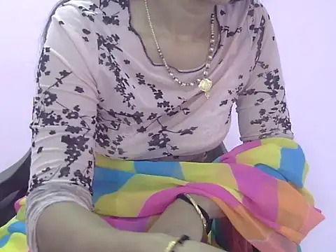 Laila Cute online show from April 4, 2026, 2:51 am