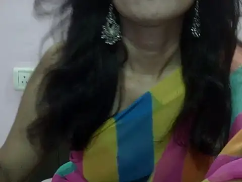 Snapshot of Laila_Cute chatting on June 11, 2026, 3:53 pm Laila Cute online show from June 11, 2026, 3:53 pm