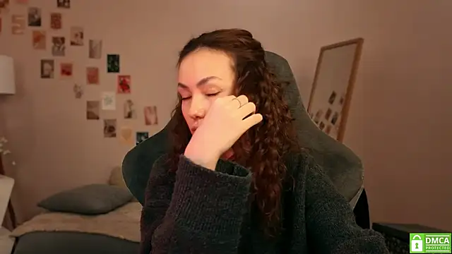 Snapshot of branchwithflowerss chatting on November 13, 2025, 1:37 pm branchwithflowerss online show from November 13, 2025, 1:37 pm