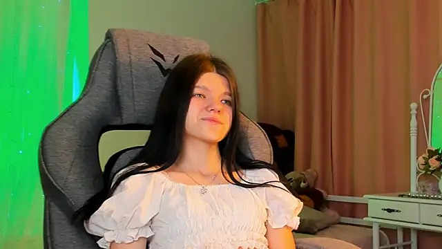 Snapshot of StasyaCollins chatting on October 25, 2025, 5:13 pm StasyaCollins online show from October 25, 2025, 5:13 pm