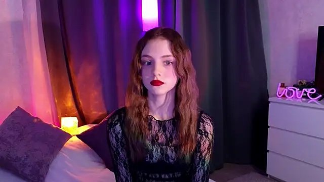 midnightMaya online show from November 11, 2025, 7:52 pm