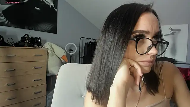 Snapshot of Lisa__Johnson chatting on October 30, 2025, 12:09 am Lisa Johnson online show from October 30, 2025, 12:09 am