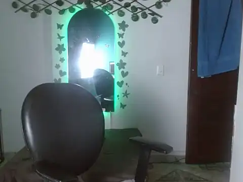 Snapshot of Ebony_luna chatting on January 16, 2026, 10:14 pm Ebony luna online show from January 16, 2026, 10:14 pm