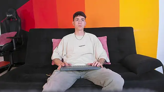 LukeSavagge online show from October 15, 2025, 8:50 pm