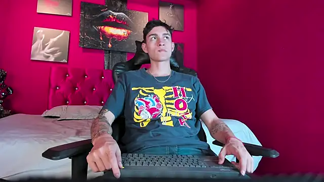 LukeSavagge online show from October 28, 2025, 9:47 pm