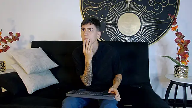 LukeSavagge online show from October 5, 2025, 3:03 pm