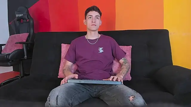 LukeSavagge online show from October 16, 2025, 1:52 pm