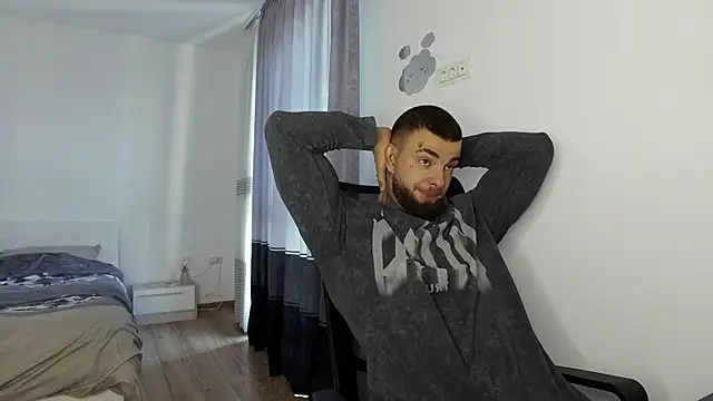 Snapshot of MasculineGuy99 chatting on October 9, 2025, 6:25 am MasculineGuy99 online show from October 9, 2025, 6:25 am