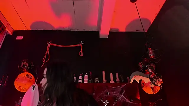 Cony l online show from October 31, 2025, 11:40 am