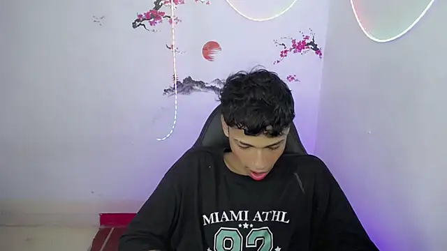 Snapshot of Im_david02 chatting on November 15, 2025, 1:04 pm Im david02 online show from November 15, 2025, 1:04 pm