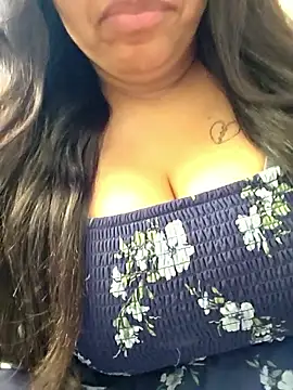 Snapshot of Adri-x chatting on October 8, 2025, 11:49 pm Adri-x online show from October 8, 2025, 11:49 pm