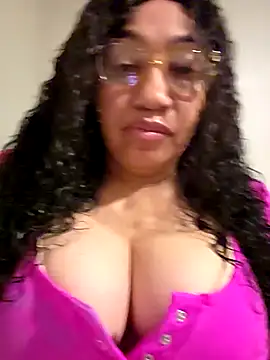 Snapshot of Adri-x chatting on October 11, 2025, 2:34 am Adri-x online show from October 11, 2025, 2:34 am