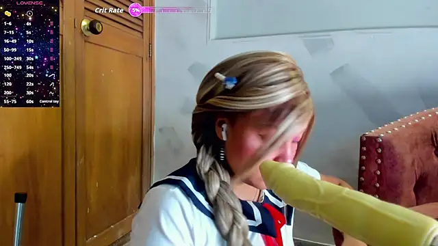 Molly Logan online show from December 18, 2025, 8:23 pm