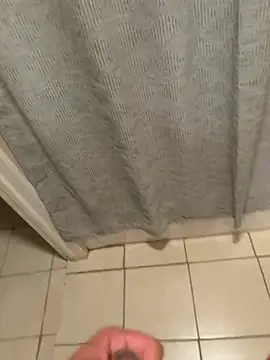 Snapshot of familia0210 chatting on October 29, 2025, 6:01 am familia0210 online show from October 29, 2025, 6:01 am