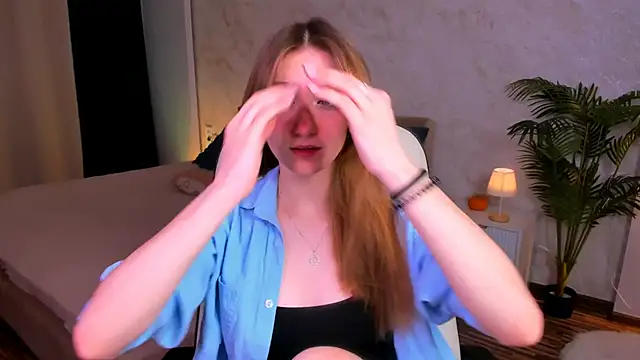 AngelAnabelle online show from November 13, 2025, 9:40 pm