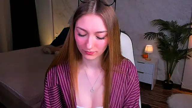 AngelAnabelle online show from December 17, 2025, 2:00 pm