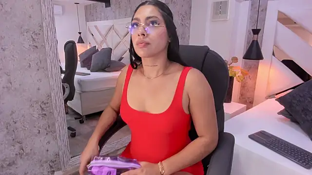 Snapshot of Vanessa_Rain_ chatting on March 2, 2026, 7:43 pm Vanessa Rain online show from March 2, 2026, 7:43 pm