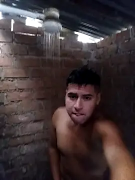 Alex321Flores online show from February 5, 2026, 5:09 pm