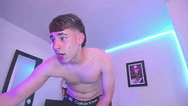 Snapshot of PapiNoha chatting on October 18, 2025, 8:44 pm PapiNoha online show from October 18, 2025, 8:44 pm