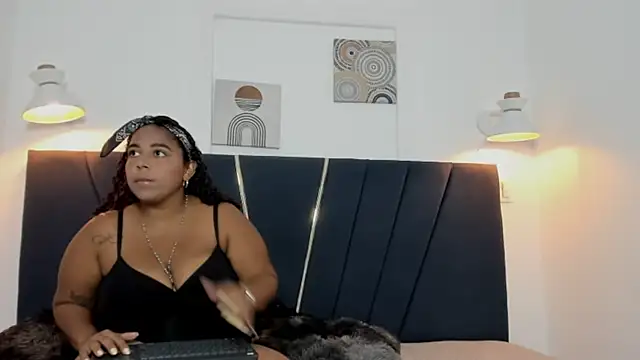ambar cum23 online show from October 4, 2025, 3:35 pm