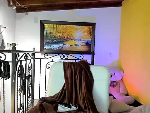 Zulyhenao online show from November 17, 2025, 11:53 pm