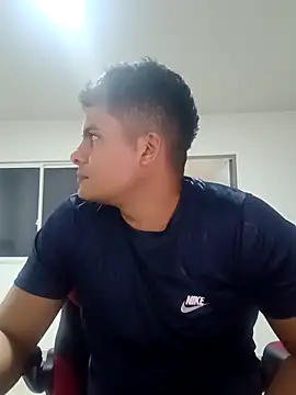 Snapshot of luigidickk chatting on October 30, 2025, 12:20 am luigidickk online show from October 30, 2025, 12:20 am