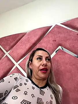 Snapshot of GisellTorres36 chatting on October 6, 2025, 2:46 am GisellTorres36 online show from October 6, 2025, 2:46 am