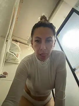 Snapshot of GisellTorres36 chatting on October 13, 2025, 5:36 pm GisellTorres36 online show from October 13, 2025, 5:36 pm