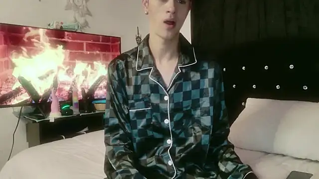 Tyler cat online show from October 26, 2025, 10:15 am