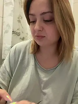 KellyMoors online show from October 21, 2025, 11:42 am