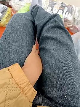 Lili 2love online show from December 15, 2025, 1:00 am