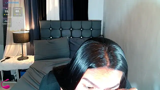 fallinLunaxX online show from June 4, 2026, 6:18 am