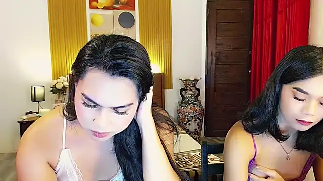 Snapshot of fallinLunaxX chatting on October 27, 2025, 4:19 pm fallinLunaxX online show from October 27, 2025, 4:19 pm