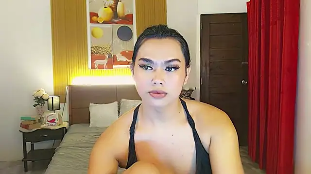 Snapshot of fallinLunaxX chatting on October 20, 2025, 5:24 pm fallinLunaxX online show from October 20, 2025, 5:24 pm