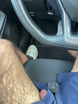 ayrtonmen online show from April 17, 2026, 1:03 pm