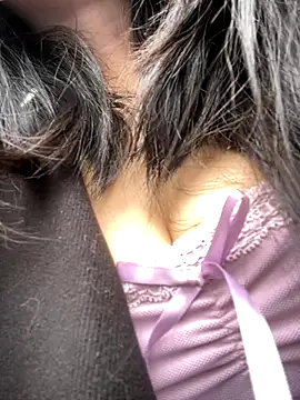 yourkeer online show from November 9, 2025, 2:26 am