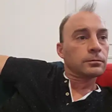 sweetysteph30 online show from November 2, 2025, 11:54 pm