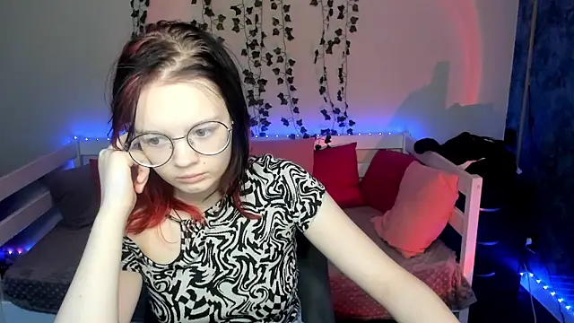 shy elina01 online show from January 15, 2026, 10:29 am